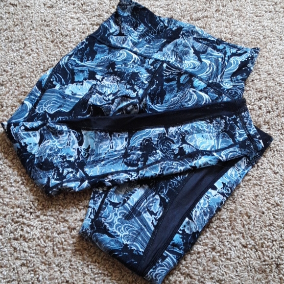 SOLD Lululemon /Firm. - Picture 3 of 5